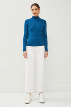 Load image into Gallery viewer, Soft Turtleneck - Teal
