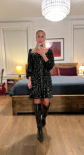 Load image into Gallery viewer, Short sequin Dress - Black
